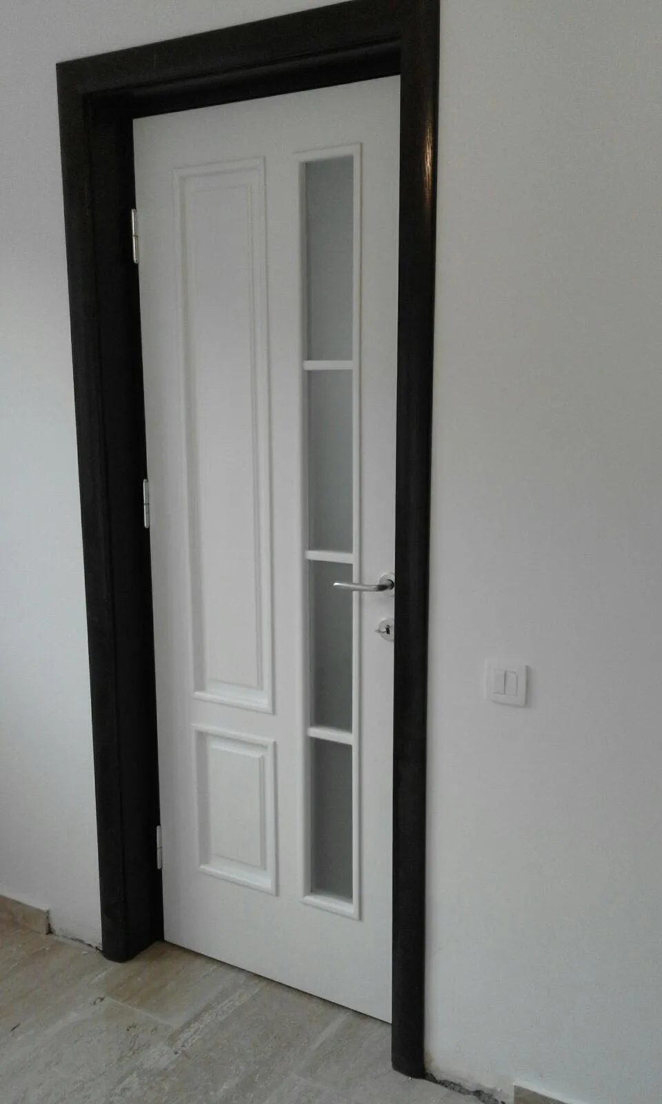 Ușă de interior instalată de Parquet Doors într-un proiect real